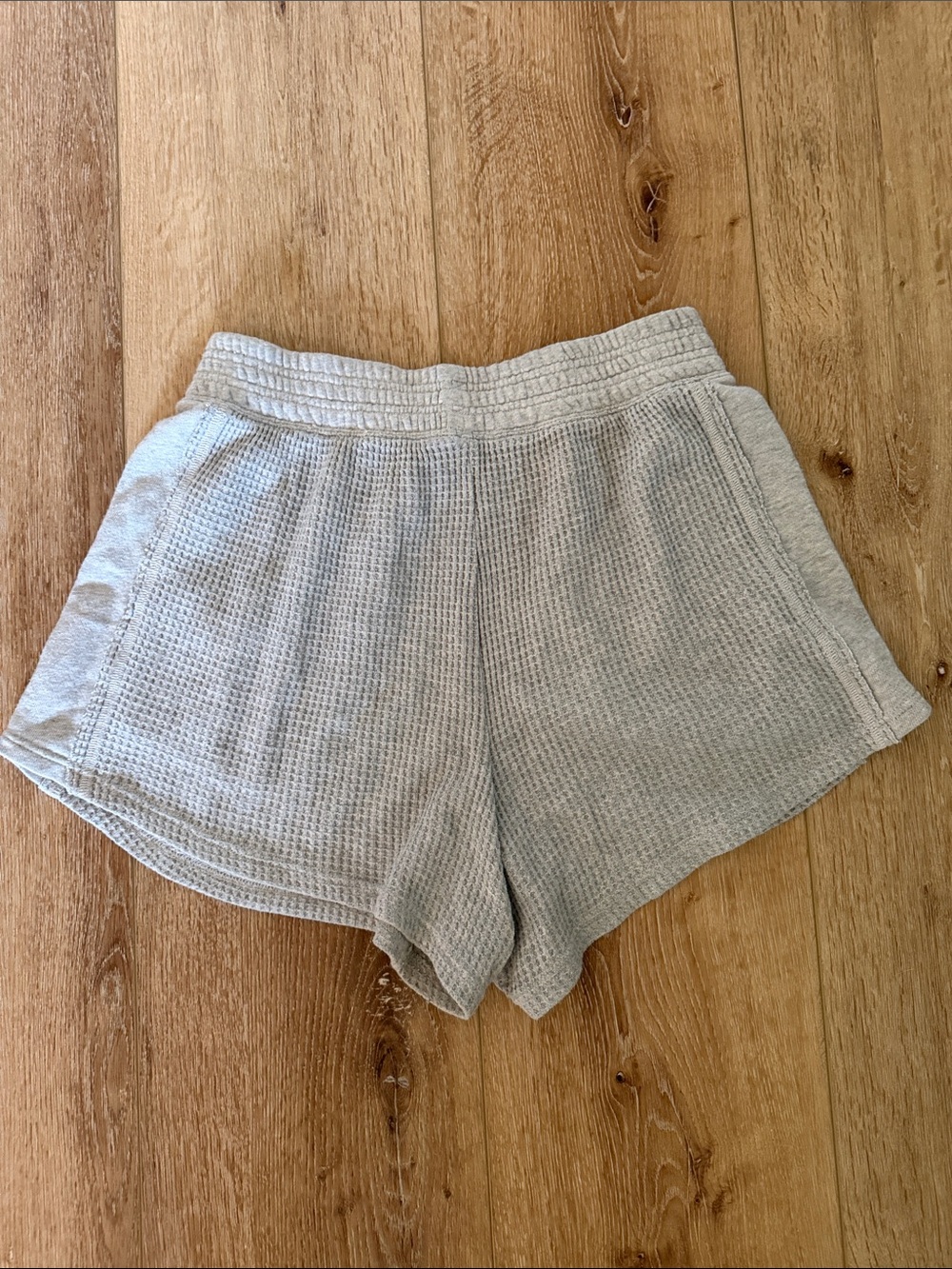 aerie | Light Gray Waffle-Knit Athletic Shorts | size M - Picture 4 of 4